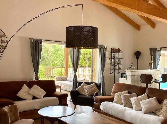 Alivu Belle Piscine Chauffee 别墅 *