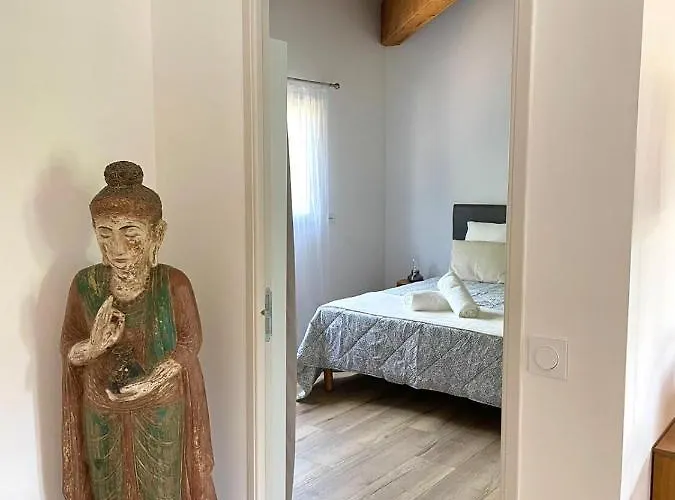 Alivu Belle Piscine Chauffee 别墅