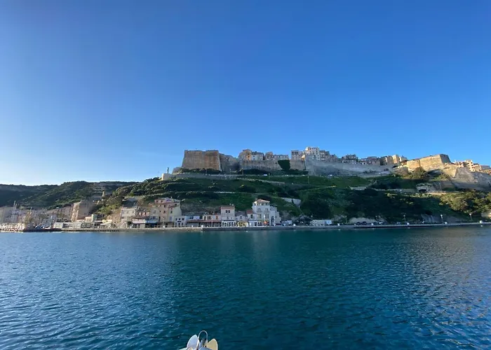 Alivu Belle Piscine Chauffee 别墅